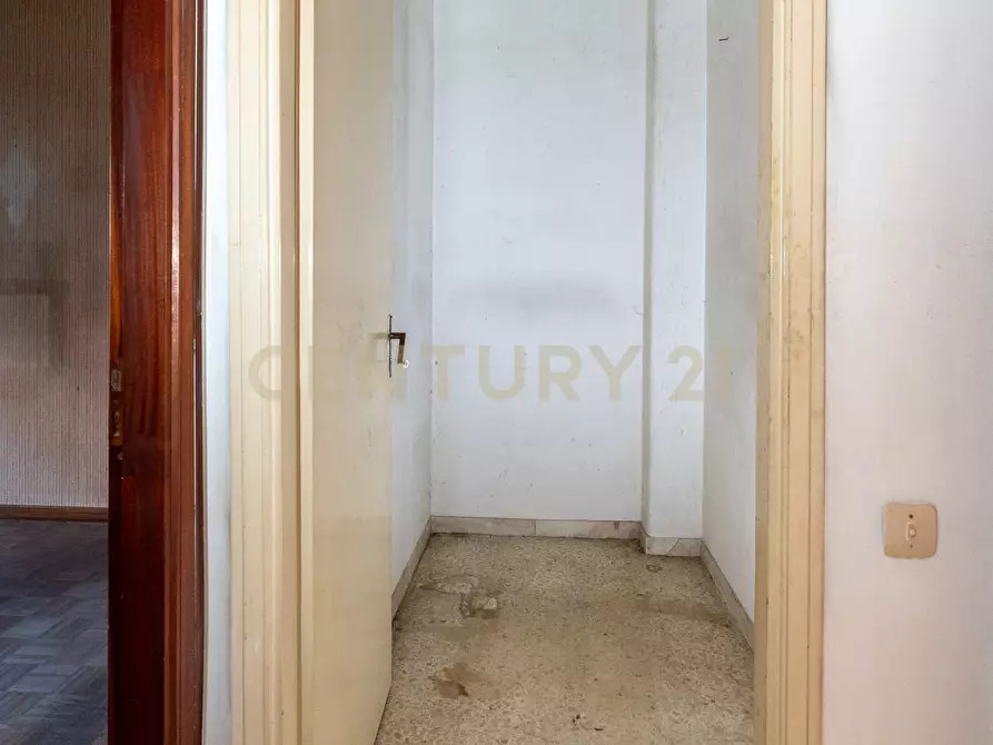 Immagine 39 di Pentalocale in vendita  in Via Fiume 12 a Catania