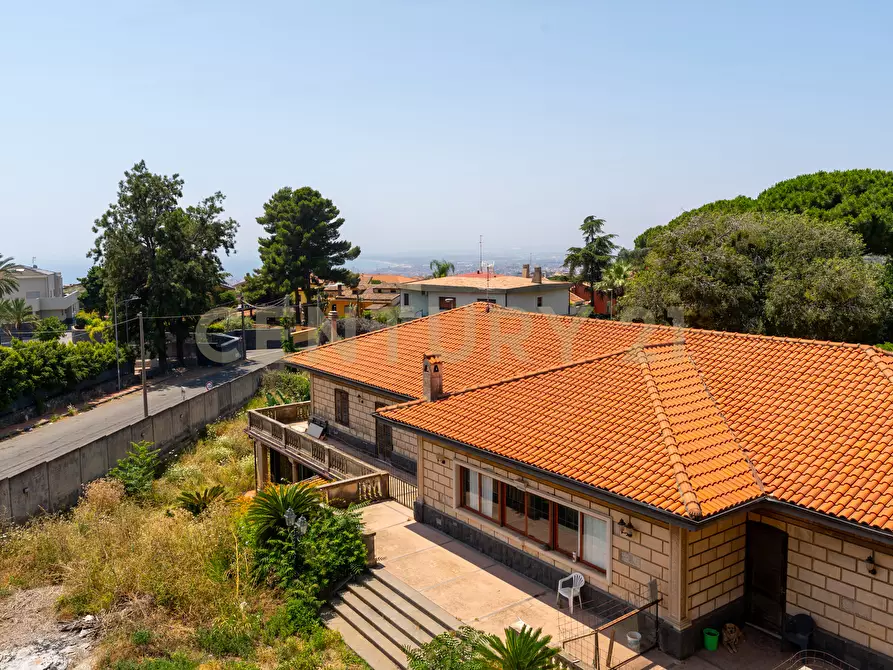 Immagine 39 di Loft/Open space in vendita  in Via Madonna delle Lacrime 64 a San Giovanni La Punta