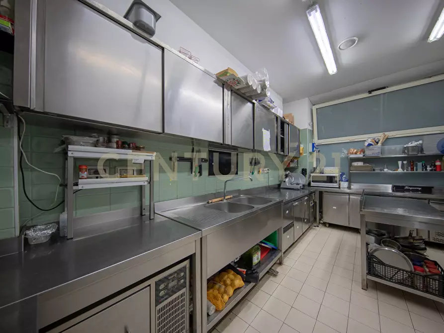 Immagine 39 di Appartamento in vendita  in Piazza di Ponte Lungo 1 a Roma