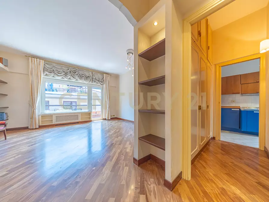 Immagine 32 di Trilocale in vendita  in Via Bevagna 56 a Roma