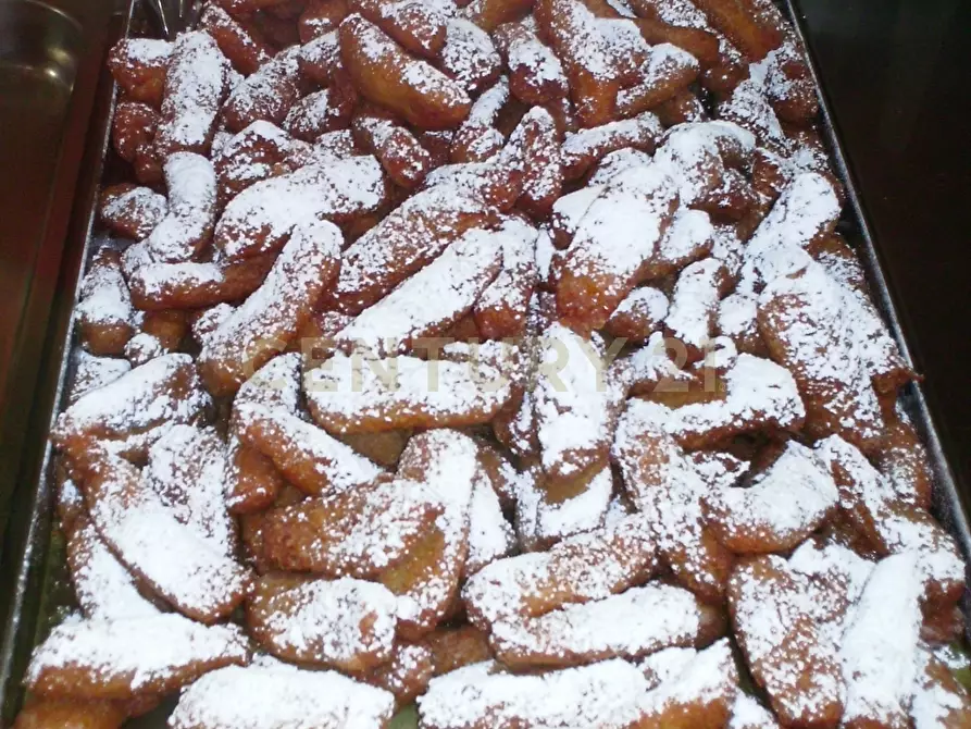 Immagine 23 di Pizzeria / Pub in vendita  in Via della Regione 1 a San Giovanni La Punta