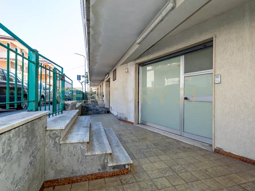 Immagine 30 di Locale commerciale in vendita  in Via Antonio Gramsci 3434 a Fiumefreddo Di Sicilia