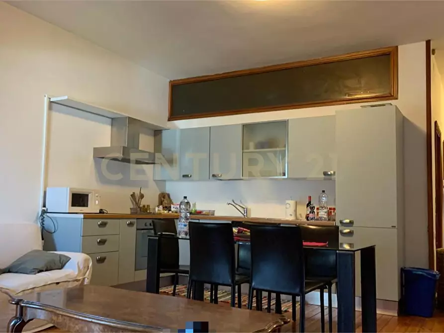 Immagine 5 di Bilocale in vendita  in Via delle Magnolie a San Felice Del Benaco