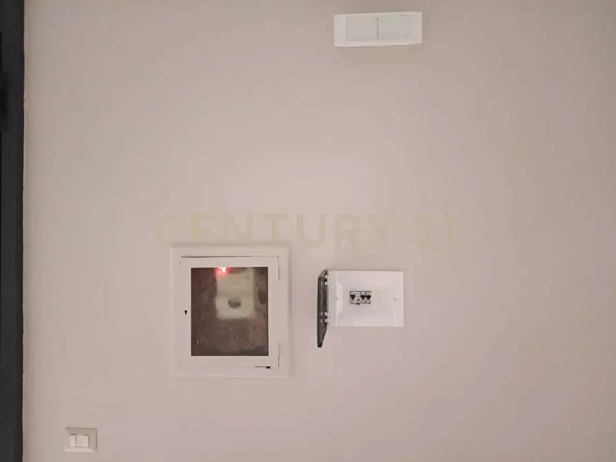 Immagine 2 di Locale commerciale in affitto  in Via Vittorio Emanuele 72 a Aci Catena