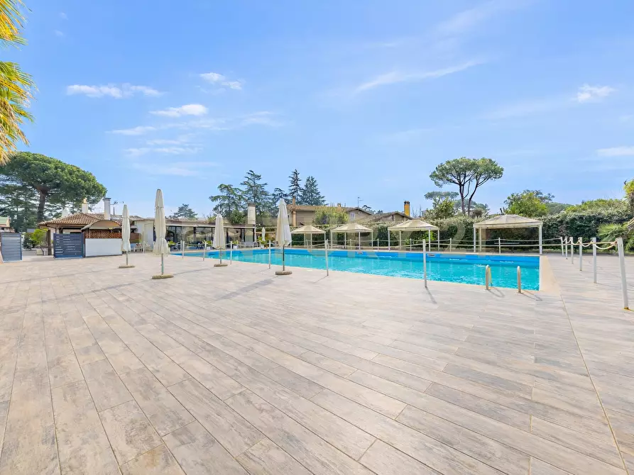 Immagine 2 di Attività commerciale in vendita  in Via Fratelli Maristi 14 a Roma