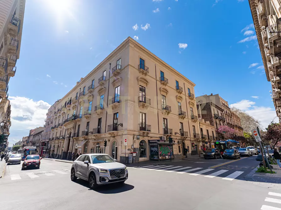 Immagine 45 di Bilocale in affitto  in Via Etnea 299 a Catania