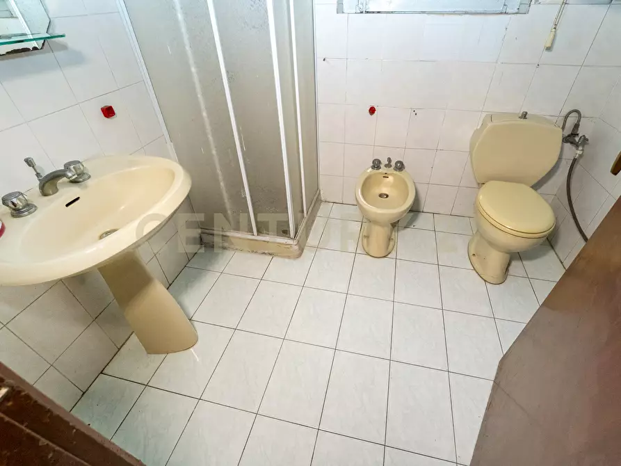 Immagine 29 di Bilocale in vendita  in Via Wrzì 128 a Catania