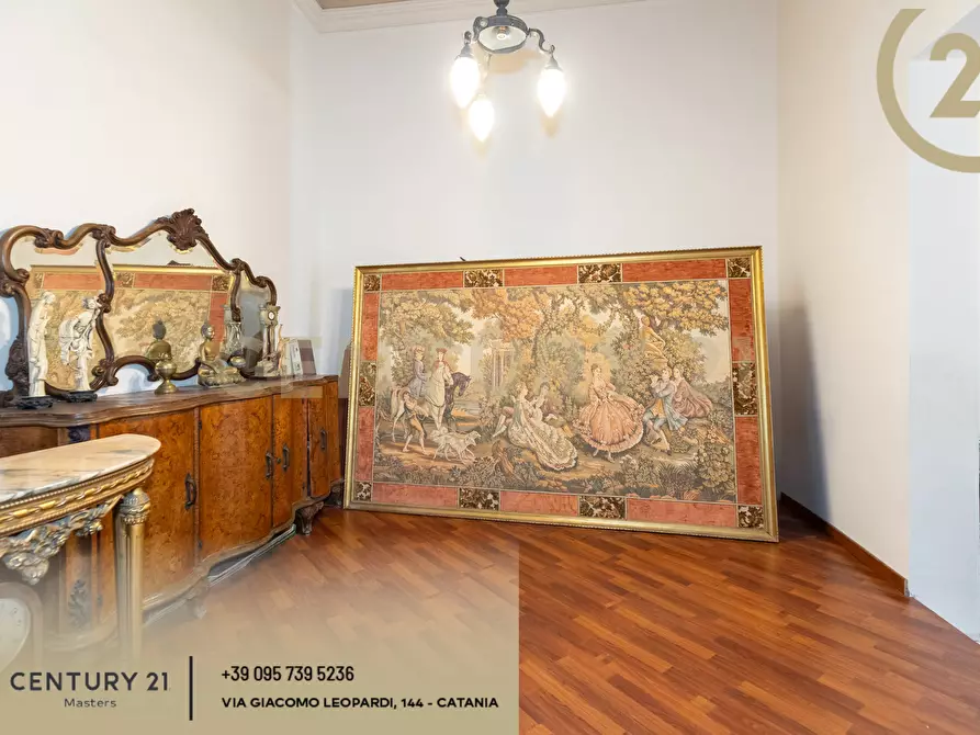 Immagine 76 di Pentalocale in vendita  in Via Etnea 196 a Catania