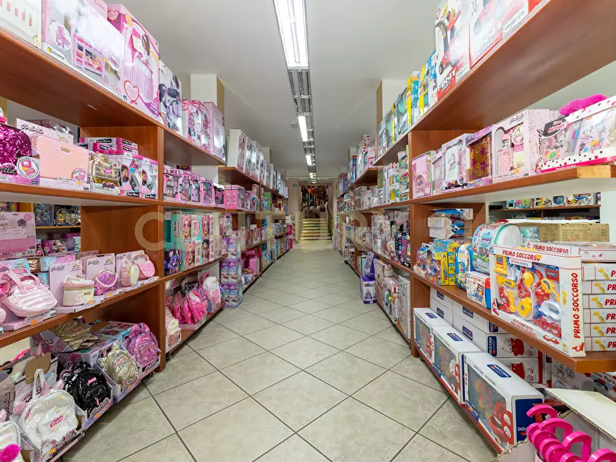 Immagine 19 di Locale commerciale in vendita  in Via Passo Gravina 150 a Catania