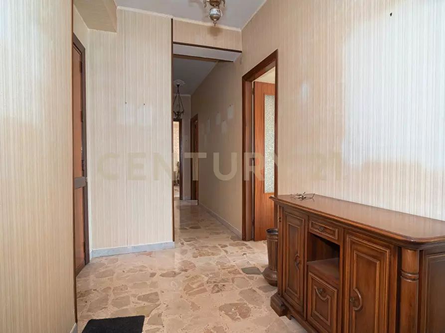 Immagine 5 di Pentalocale in vendita  in Via Roma 135 a Enna