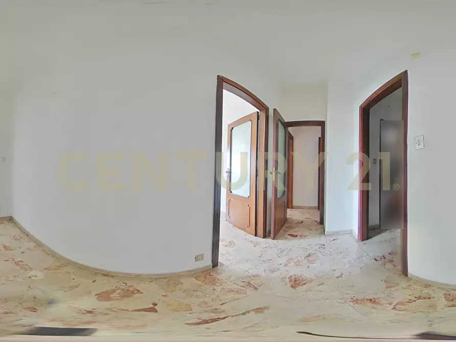 Immagine 49 di Quadrilocale in vendita  in Via Vincenzo Giuffrida 203 a Catania