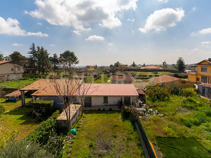 Immagine 39 di Casa bifamiliare in vendita  in Via Benedetto Croce 6 a Pedara