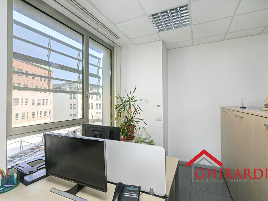 Immagine 9 di Ufficio in vendita  in Via delle Nuove Tecnologie Enrico Albareto 21 a Genova