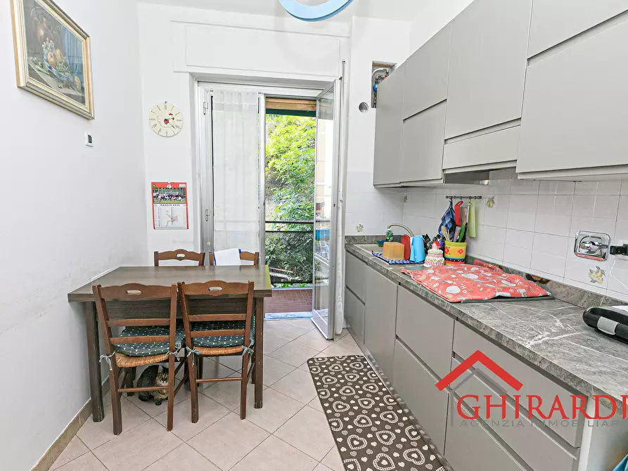 Immagine 12 di Trilocale in vendita  in VIA DONAVER 23 a Genova