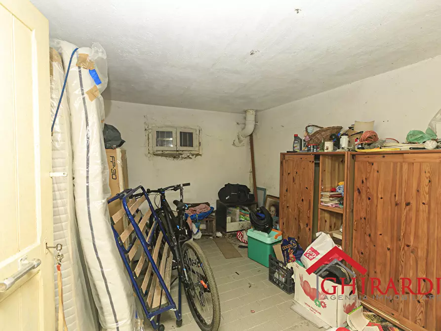 Immagine 37 di Quadrilocale in vendita  in Piazza Giovanni Tarello 9 a Genova