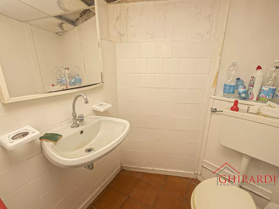 Immagine 18 di Magazzino in vendita  in VIA ANDREA DEL SARTO 46R a Genova