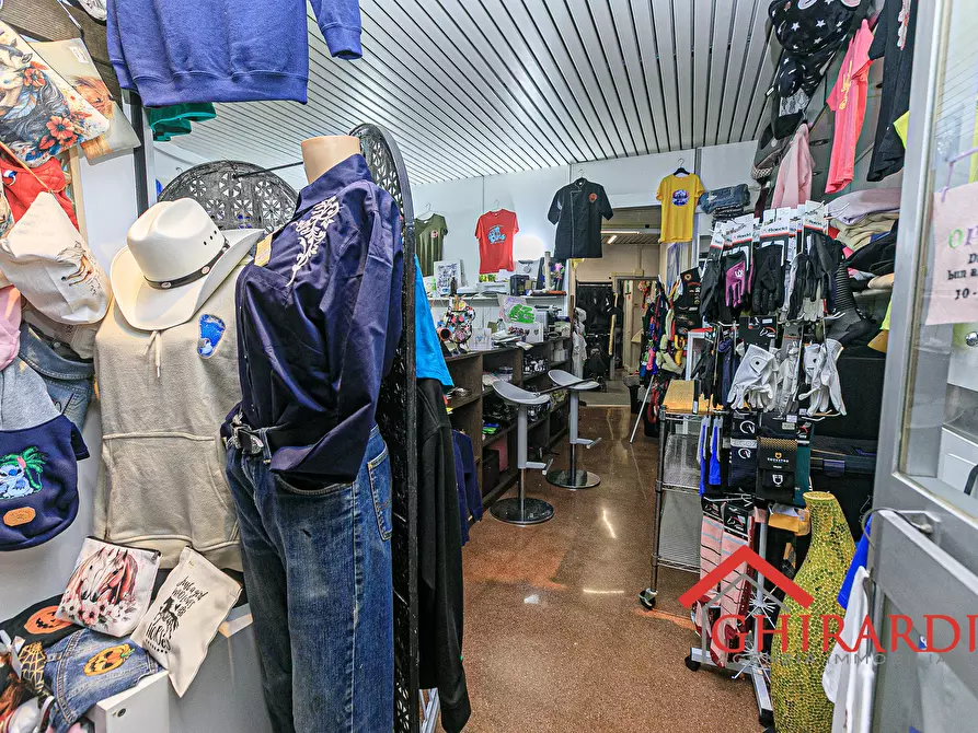 Immagine 3 di Attività commerciale in vendita  in VICO CAMPETTO 3/5 R a Genova