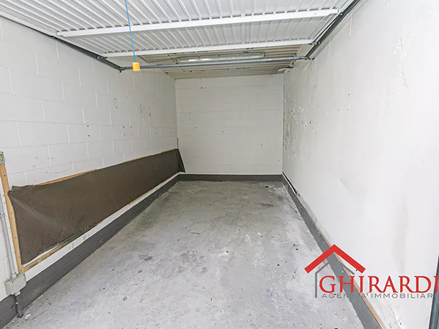Immagine 1 di Garage in vendita  in Via Chiaravagna 77 R a Genova