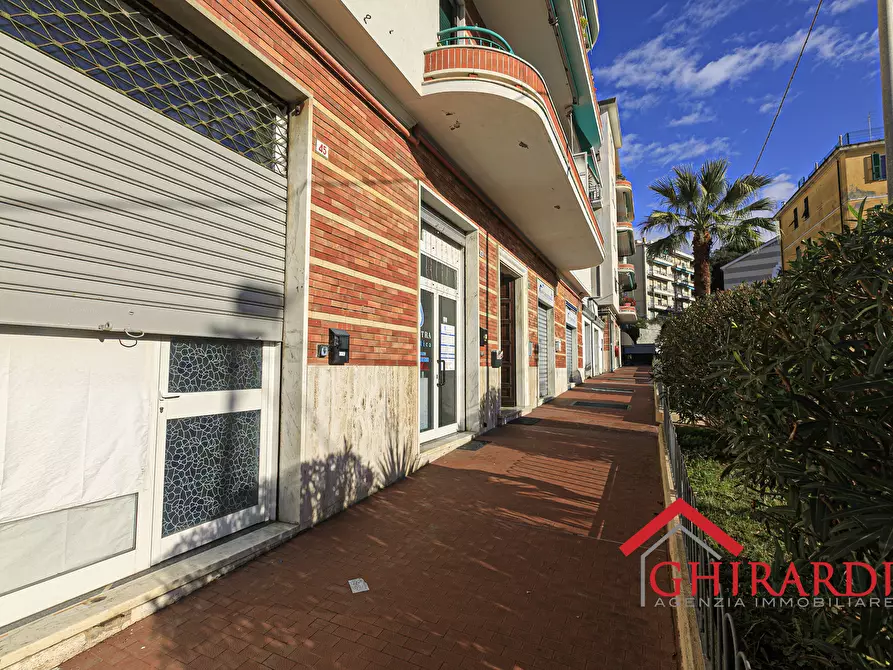Immagine 18 di Attività commerciale in vendita  in VIA G. CALDESI 43R a Genova