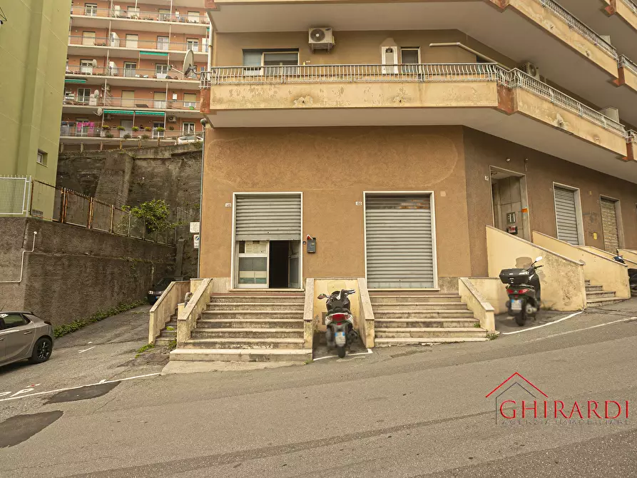 Immagine 1 di Locale commerciale in vendita  in VIA SANT ALBERTO 148R a Genova