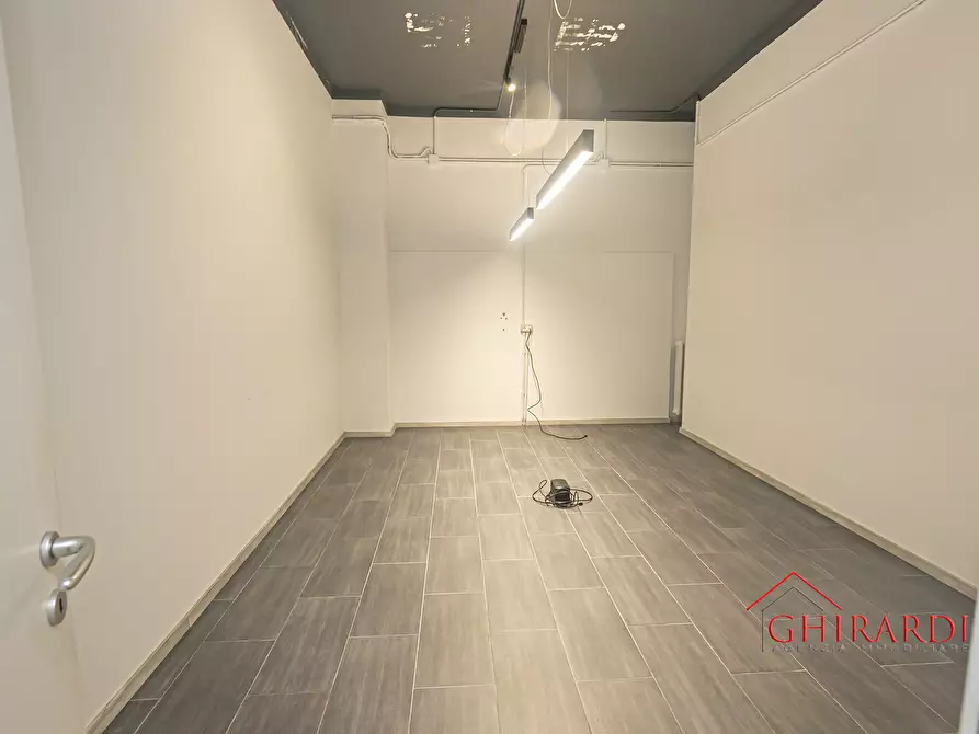Immagine 11 di Locale commerciale in affitto  in VIA ALFREDO D'ANDRADE 76R a Genova