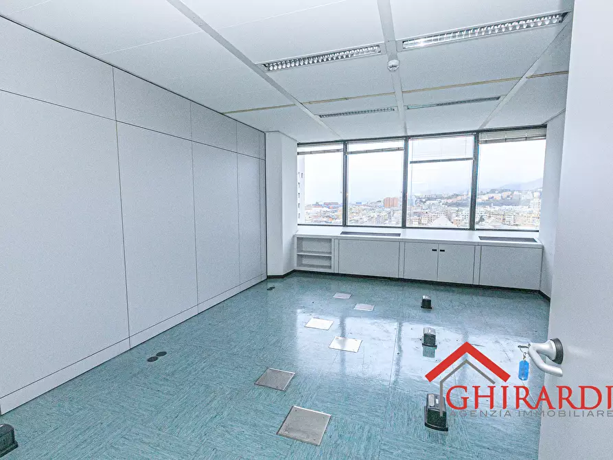Immagine 9 di Ufficio in affitto  in VIA DE MARINI 1 a Genova