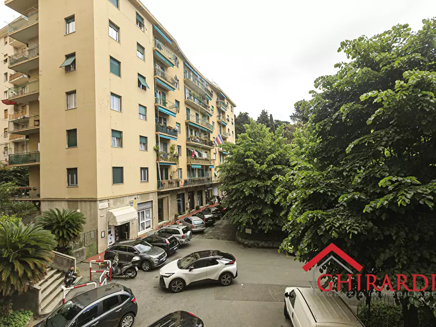 Immagine 32 di Quadrilocale in vendita  in Piazza Giovanni Tarello 9 a Genova