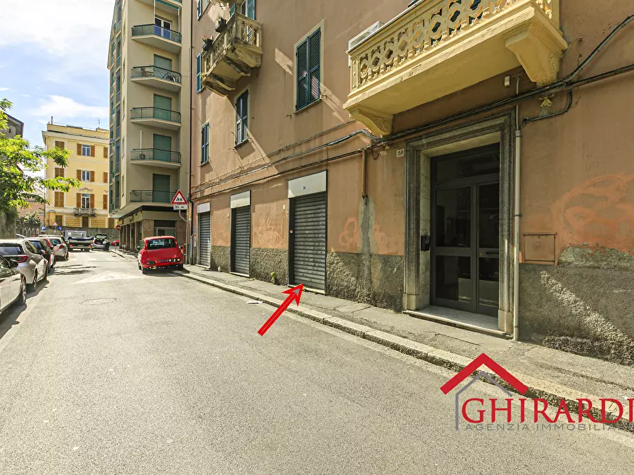 Immagine 20 di Locale commerciale in vendita  in Via Vado a Genova