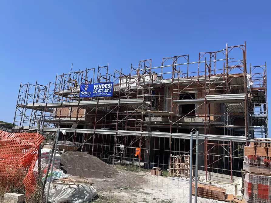 Immagine 5 di Casa bifamiliare in vendita  in Via Luigi Settembrini a Anzio