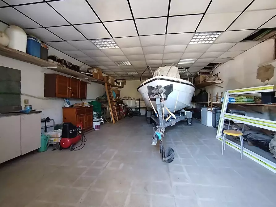 Immagine 21 di Villa in vendita  in Via Mentana 9 a Nettuno