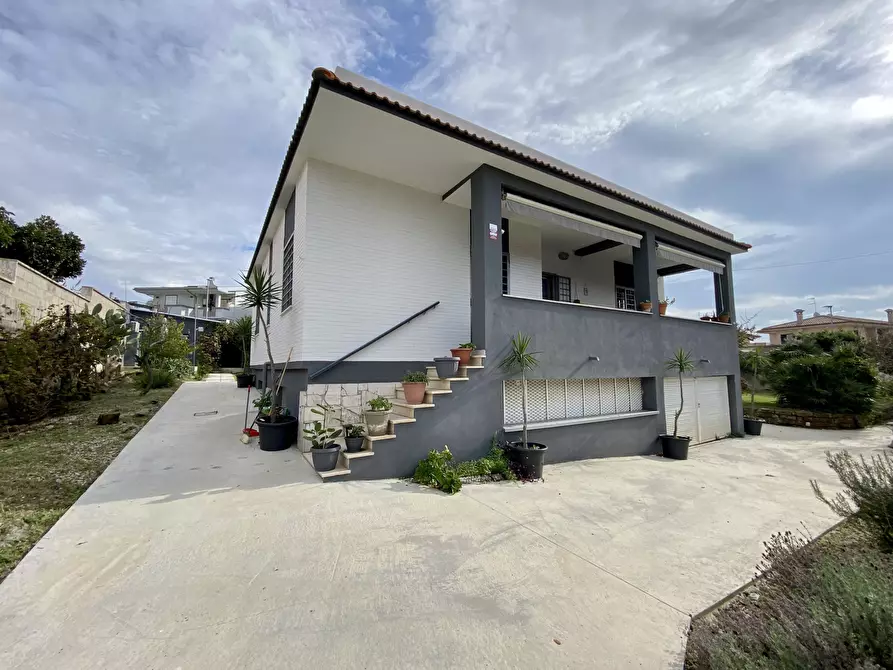 Immagine 39 di Villa in vendita  in Via delle Ninfe 25 a Anzio