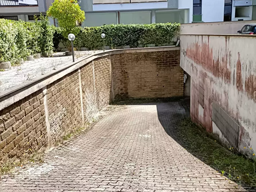 Immagine 3 di Garage in vendita  in Via Montegrappa a Nettuno