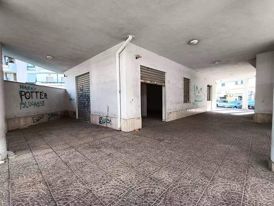 Immagine 4 di Locale commerciale in vendita  a Nettuno