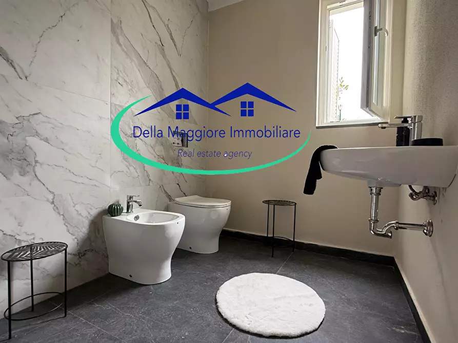 Immagine 24 di Porzione di casa in vendita  a Livorno