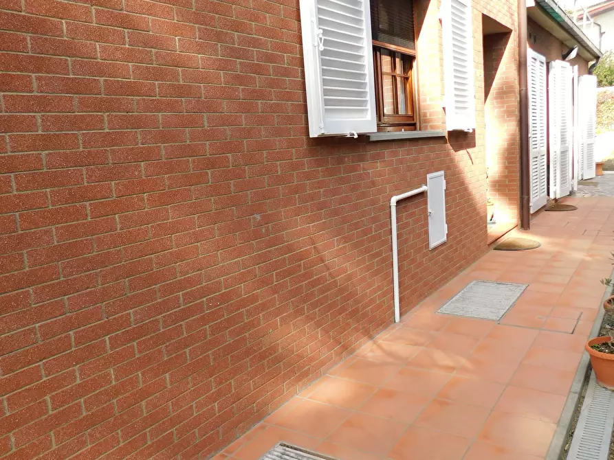 Immagine 3 di Casa bifamiliare in vendita  a Livorno