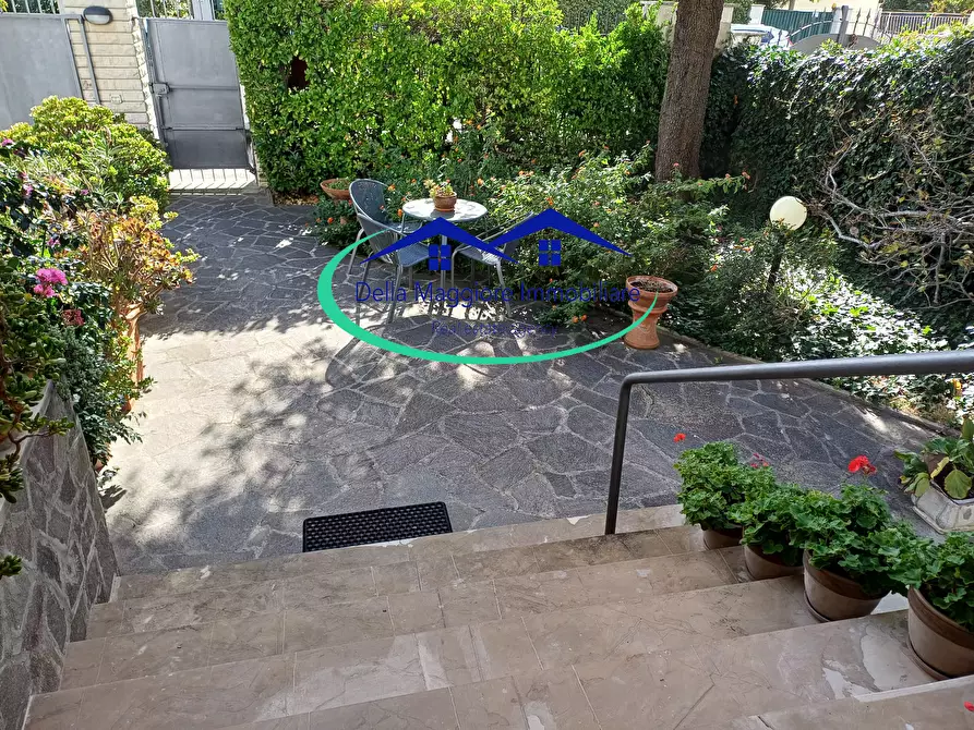 Immagine 2 di Casa bifamiliare in vendita  a Livorno