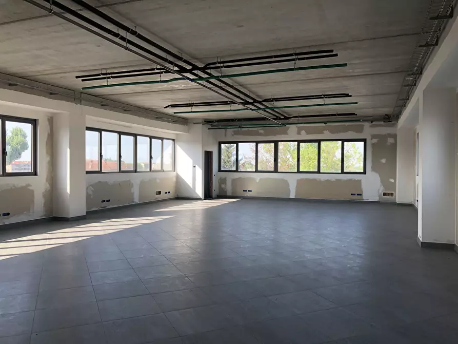 Immagine 2 di Ufficio in vendita  a Parma