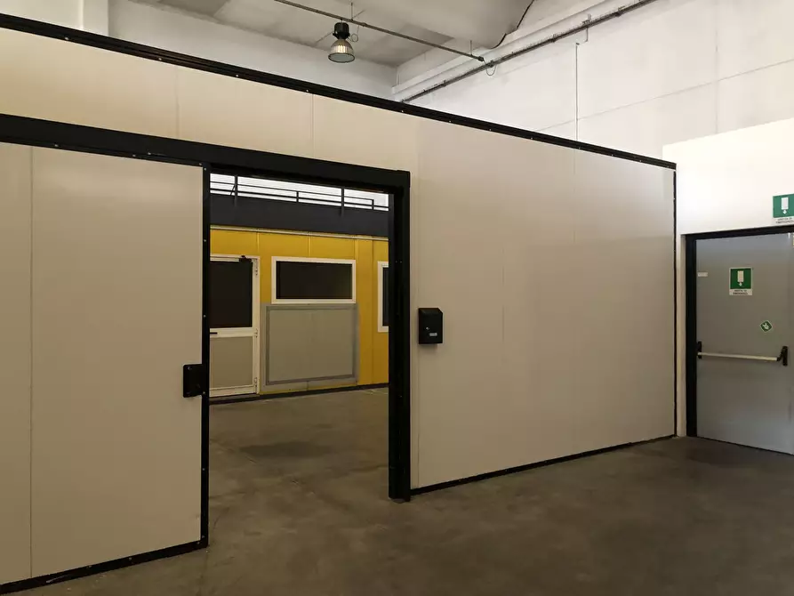 Immagine 20 di Attività artigianale in vendita  a Parma