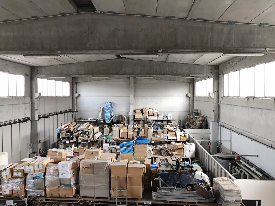 Immagine 6 di Attività artigianale in vendita  a Parma