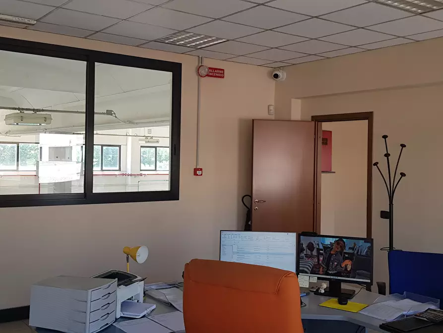 Immagine 13 di Attività artigianale in vendita  a Fidenza