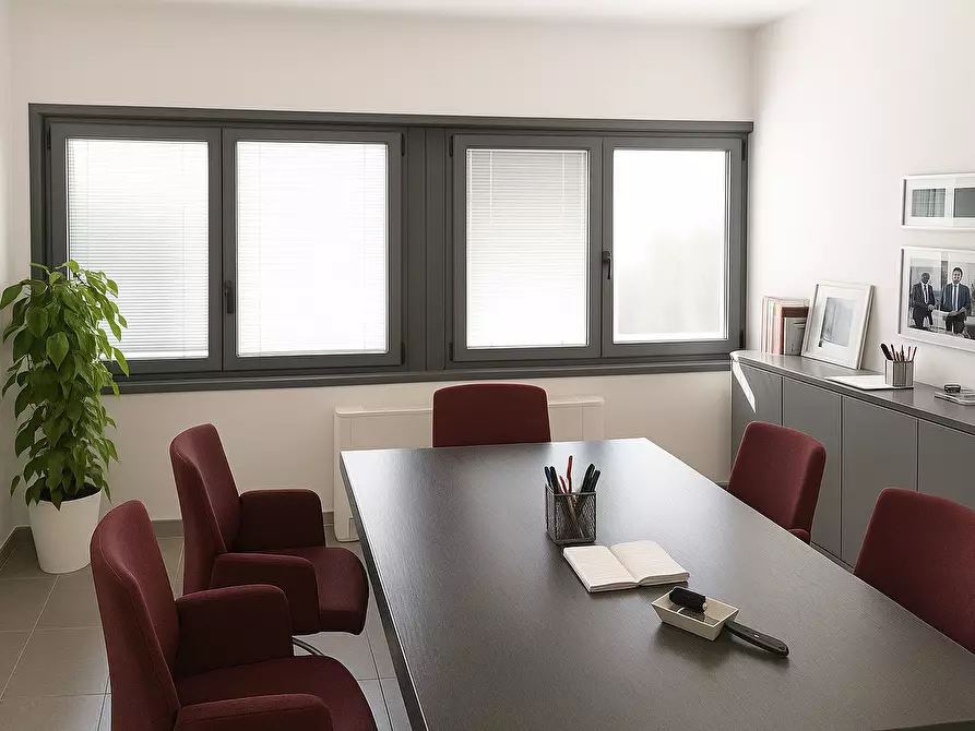 Immagine 8 di Ufficio in affitto  a Parma