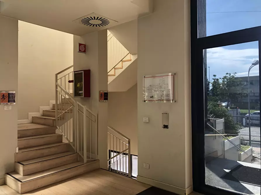 Immagine 10 di Ufficio in vendita  a Parma