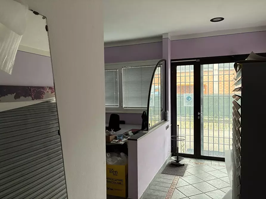 Immagine 8 di Attività artigianale in affitto  a Parma