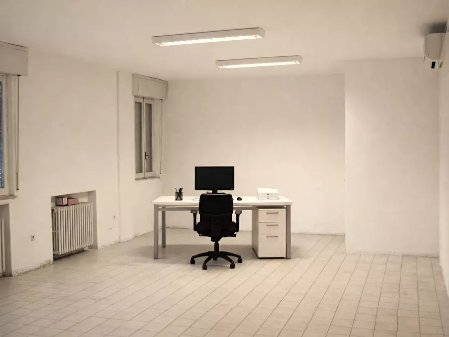 Immagine 12 di Attività artigianale in affitto  a Sorbolo Mezzani