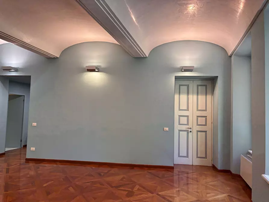 Immagine 8 di Ufficio in affitto  a Parma