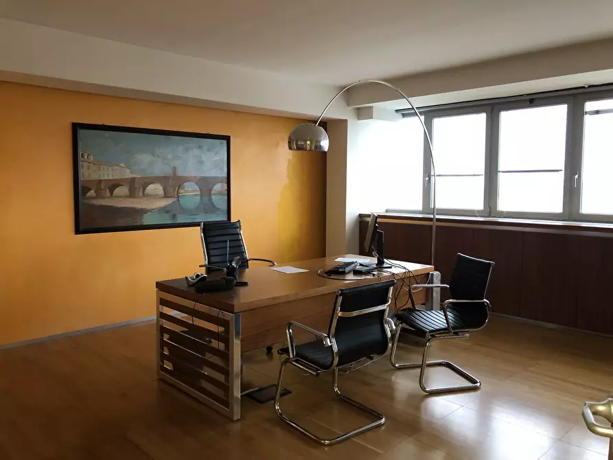 Immagine 4 di Ufficio in affitto  a Parma