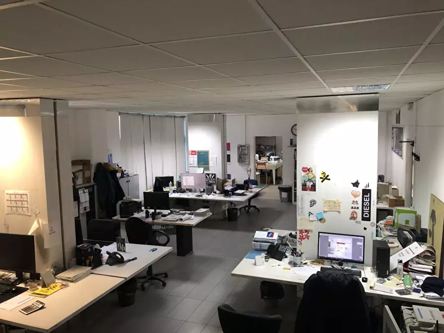 Immagine 4 di Attività artigianale in vendita  a Parma