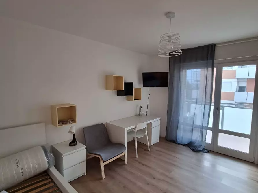 Immagine 1 di Stanza singola in affitto  a Trento