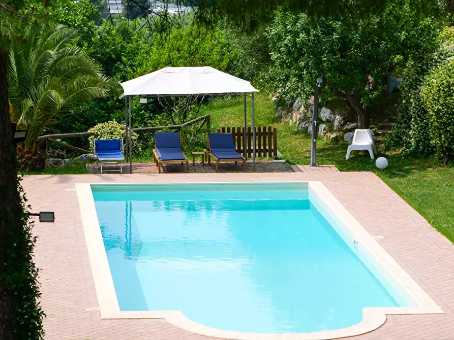 Immagine 63 di Villa in vendita  in VIA CHIARAVALLESE a Osimo