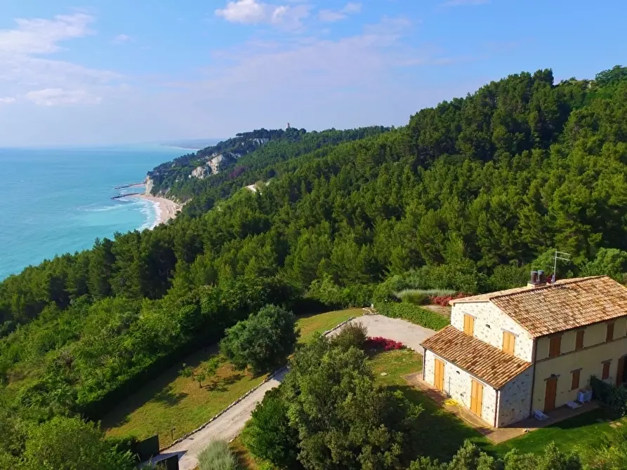 Immagine 1 di Rustico / casale in vendita  in sirolo a Sirolo